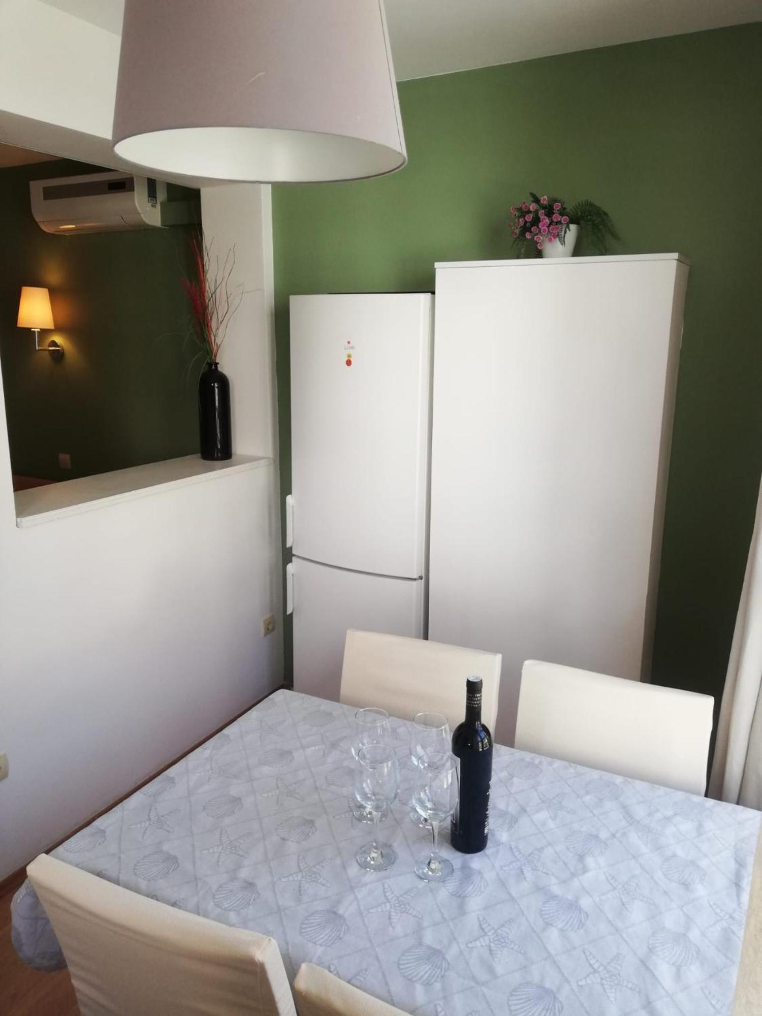 מאקרסקה Apartmani Mistral חדר תמונה